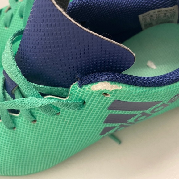 Adidas Teal and Navy Indoor Football Shoes Size 2 Youth Unisex - Picture 5 of 9